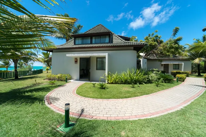 Premium Bungalow with a Prime Location in Beach Class Muro Alto - Image 1