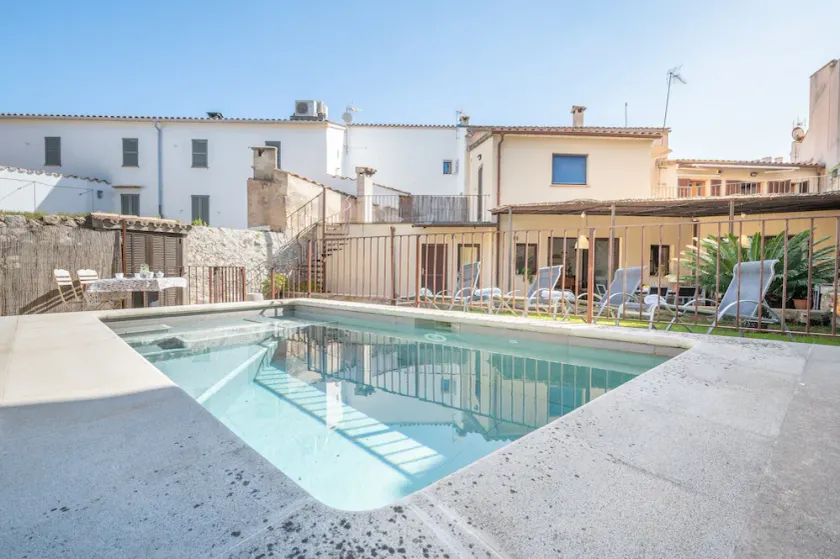 Maison de vacances « Horta Den Menut » avec vue montagne, piscine, Wi-Fi, jardin et terrasse - Image 1
