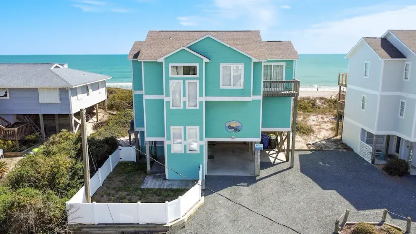 Oceanfront 5BR home in Surf City NC - Sleeps 15 with spacious amenities - Image 1