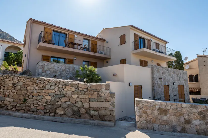 T2 apartment, located on the 1st floor, a few meters from the beach - Image 1
