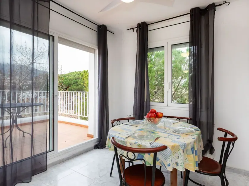 Wonderful  villa for 6 people with WIFI, TV, patio, pets allowed and panoramic view - Image 1