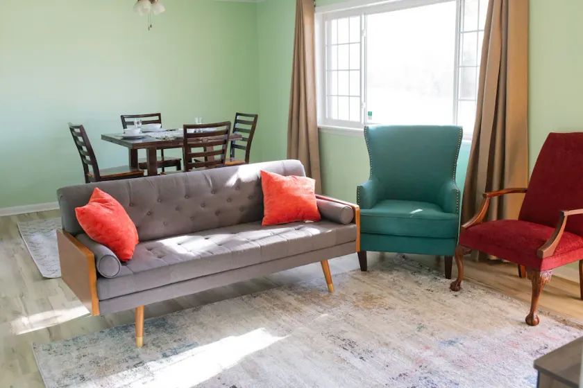 Under the Oak in Shreveport - Close to Barksdale, Hospitals, Downtown, and more! - Image 1
