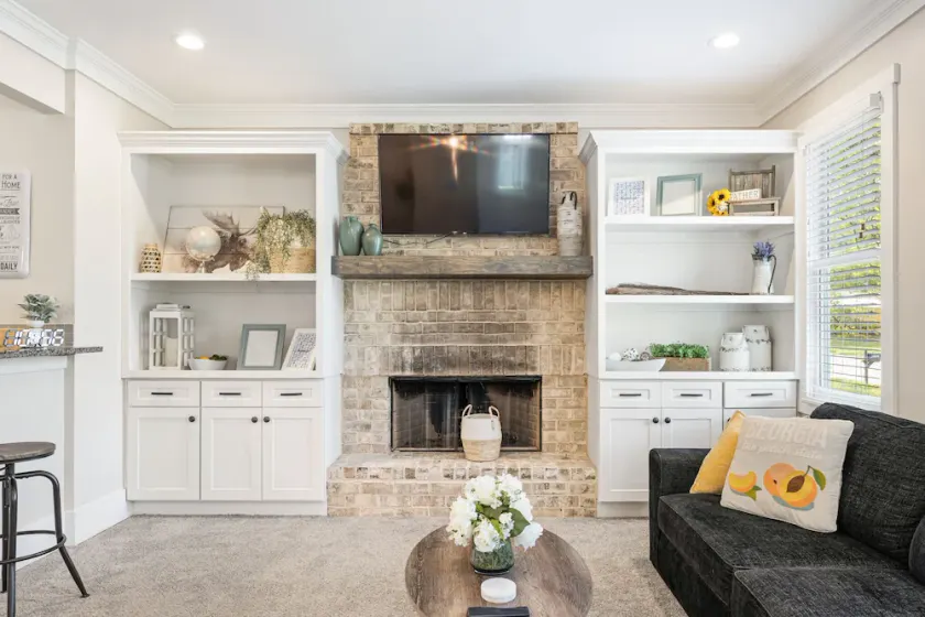 4 Bedroom Suites Under 1 Roof Near Downtown Atlanta & Airport - Image 1