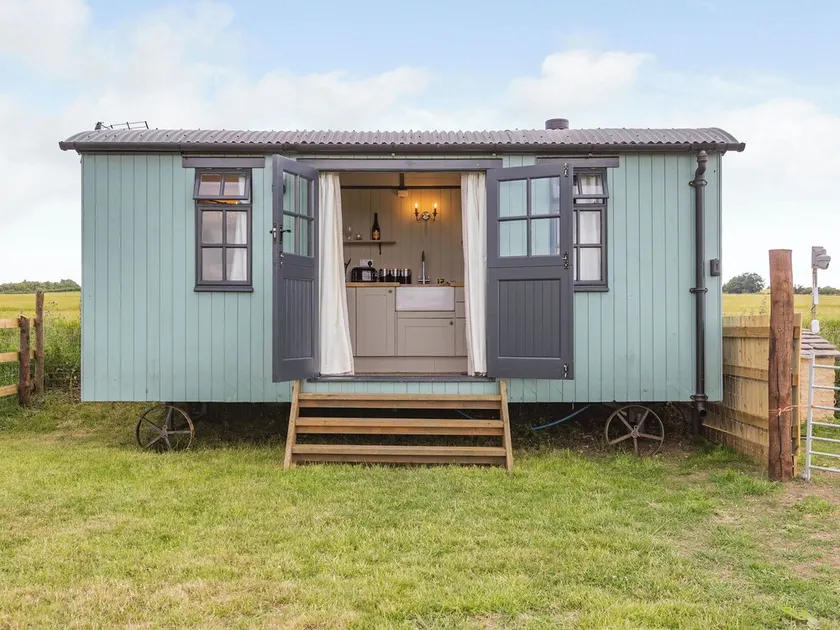 1 bedroom accommodation in Shipton-Under-Wychwood - Image 1