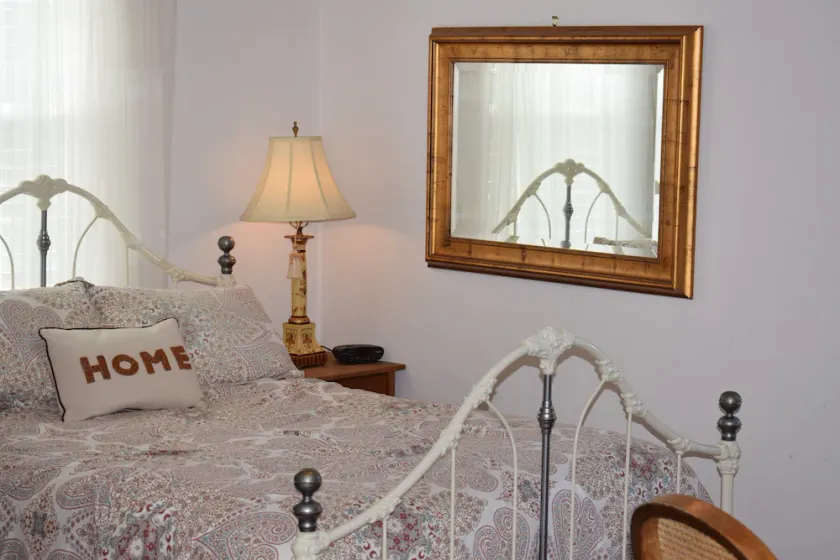 Loft Mckinney is an upstairs studio efficiency apartment seven blocks from - Image 1