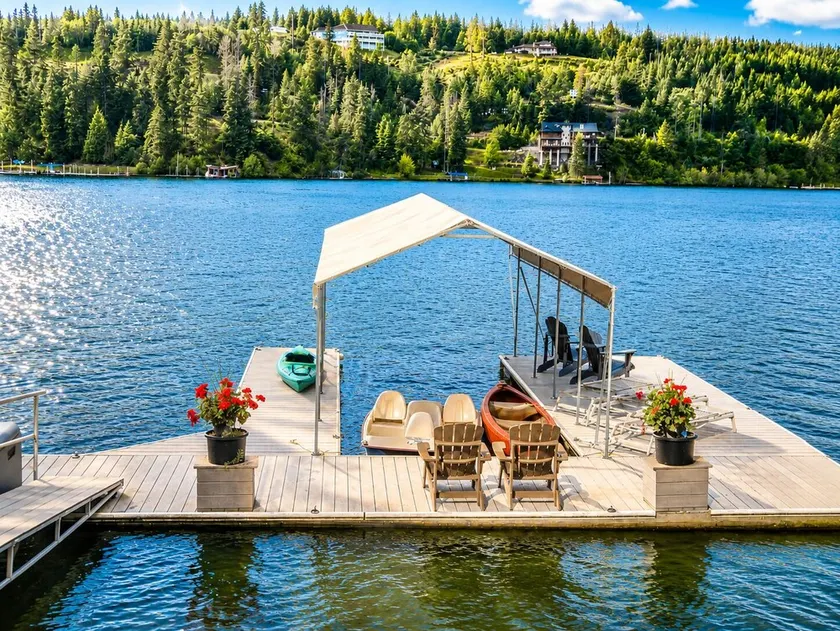 Lakefront, Private Dock, Best Views from the Best Bay on the Lake, Close to Town - Image 1