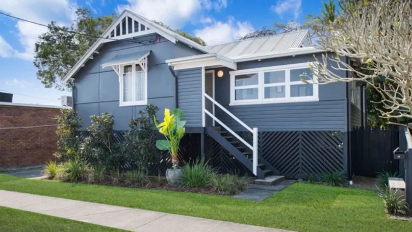 Bluebell in Brunswick Heads - Image 1