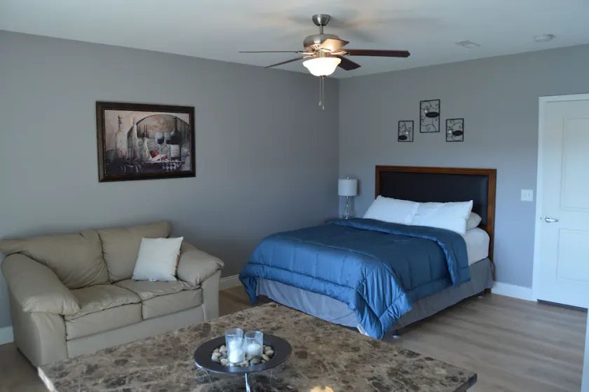 Grafton Escape #1 - River views! Pool! Walking distance to bars/restaurants - Image 1