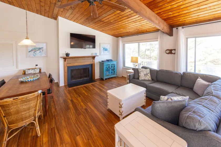 Brownley Beach Cottage- steps to the Beach, Elevator, Dog Friendly! - Image 1