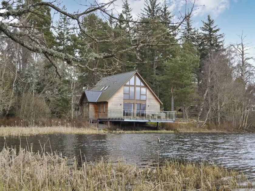 3 bedroom accommodation in Aboyne - Image 1