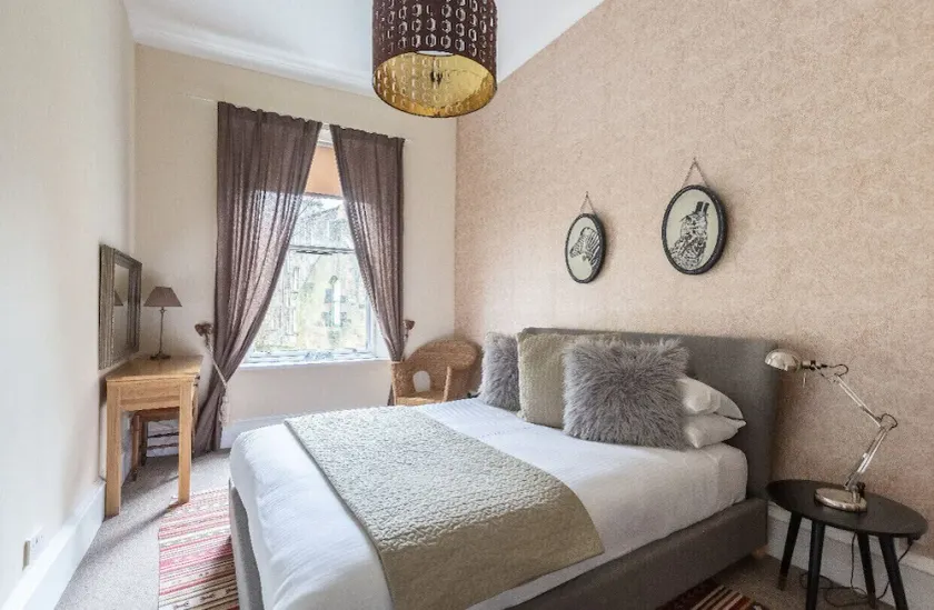 Beautiful 2 Bedroom Apartment Glasgow West End Sleeps 4/5 - Image 1