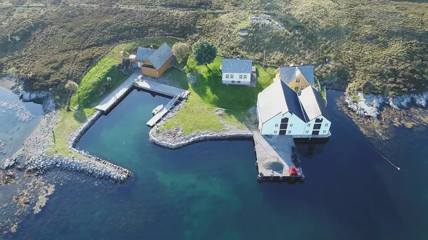 Eget Hus På En Øy Midt I Havgapet! Fantastisk Perle! - Image 1