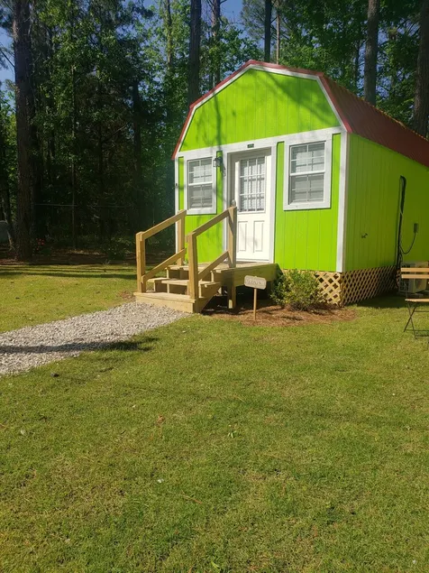 The Griinch- Cozy Tiny House 9 Miles to AUBURN AL  & Jordan Hare Stadium - Image 1