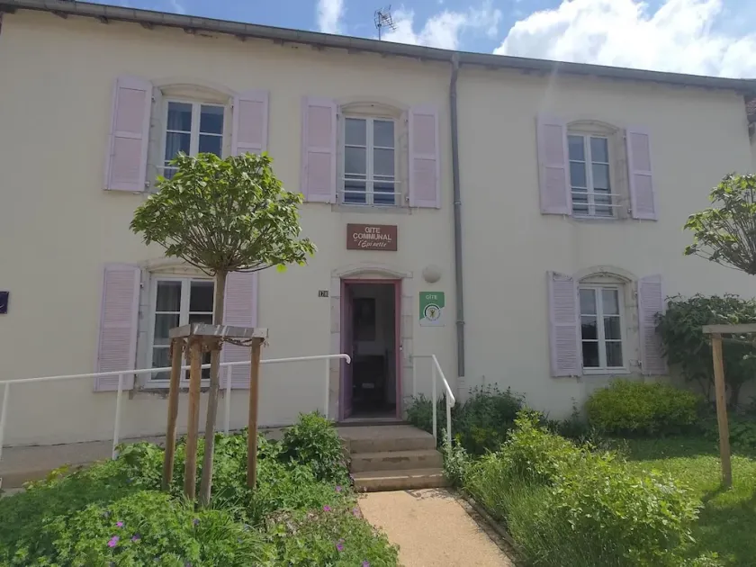 Charming Village Getaway: Modern Comforts in a Historic Setting Wi-Fi & Terrace Included - Image 1