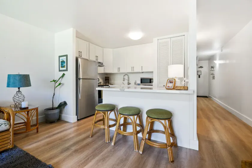 Condo spacieux et rénové sur le 18e trou - 5 minutes à pied de la plage - Image 1