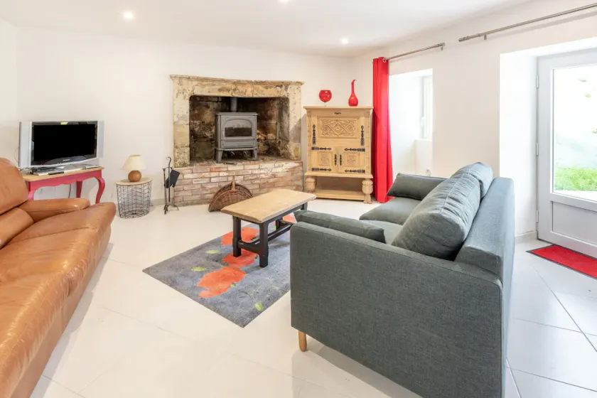 Le Logis Troglo - Two Bedroom House, Sleeps 7 - Image 1