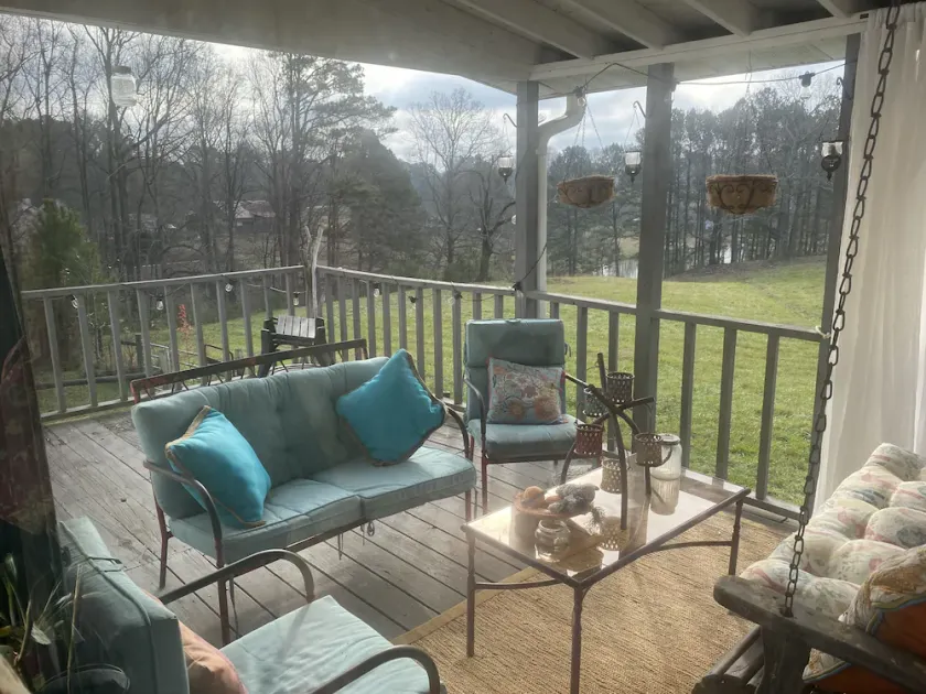 Stay in Ducktown: The Cumming Duck Farm House - a new Premier Host VRBO listing! - Image 1
