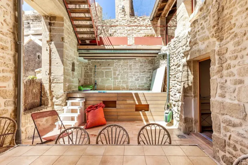Slice of Castle in Aubais, very charming house - Image 1