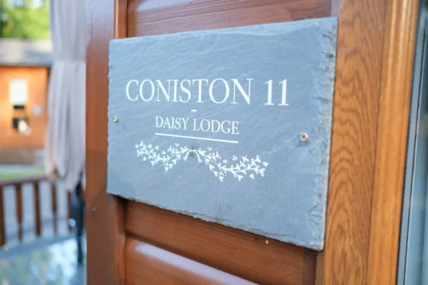 A beautiful Cabin on the 5 star White Cross Bay in a quiet area of the park - - Image 1