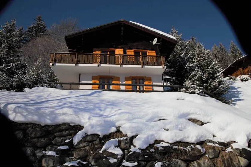 Dieses atemberaubende, helle und komfortable Chalet bietet Platz für bis zu 8 Personen. Am Chemin du - Image 1