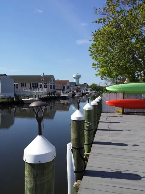 Canal Waterfront, wunderschön renoviertes Haus, in familienfreundlichen Swann Keys - Image 1