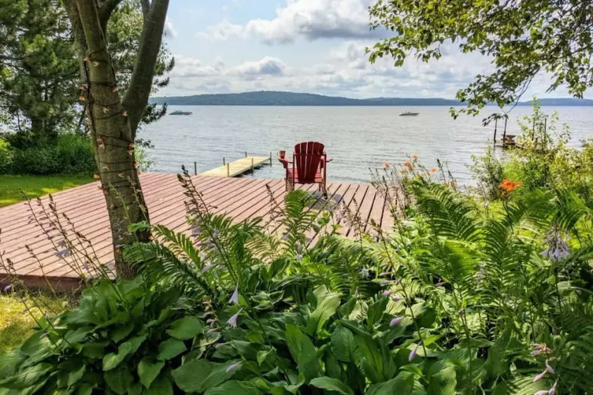 Boutique Muskoka Oasis. ★Waterfront★Firepit★Hottub - Image 1