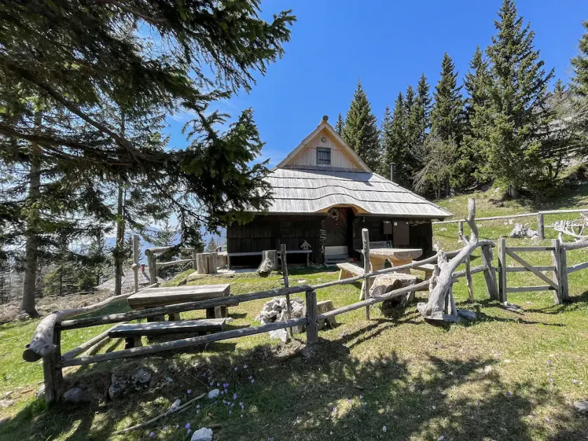 Luxury Alpine Chalet & Sauna Pinja - Velika Planina - I FEEL ALPS - Image 1