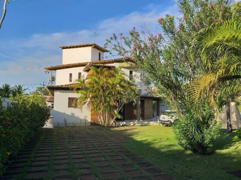 4-bedroom vacation home with pool on Espera Beach, Itacimirim - Image 1