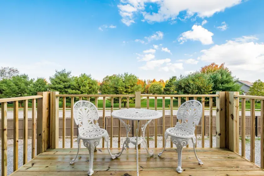 ★The Mad Cat Inn★Private Guest House★ FirePit★HotTub★ - Image 1