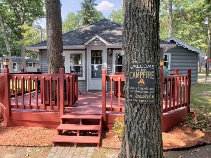Amazing Cabin directly on Higgins Lake w/Private Boat Mooring Onsite! - Image 1