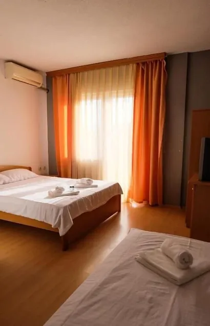 Ariston Hotel - Image 1