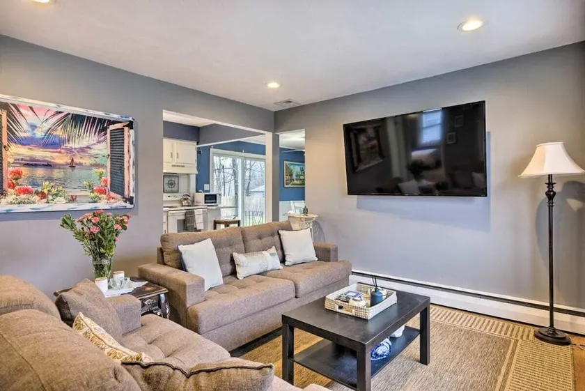 Homelike, peaceful and centrally- home located in the hamlet of Rocky  Point  NY - Image 1