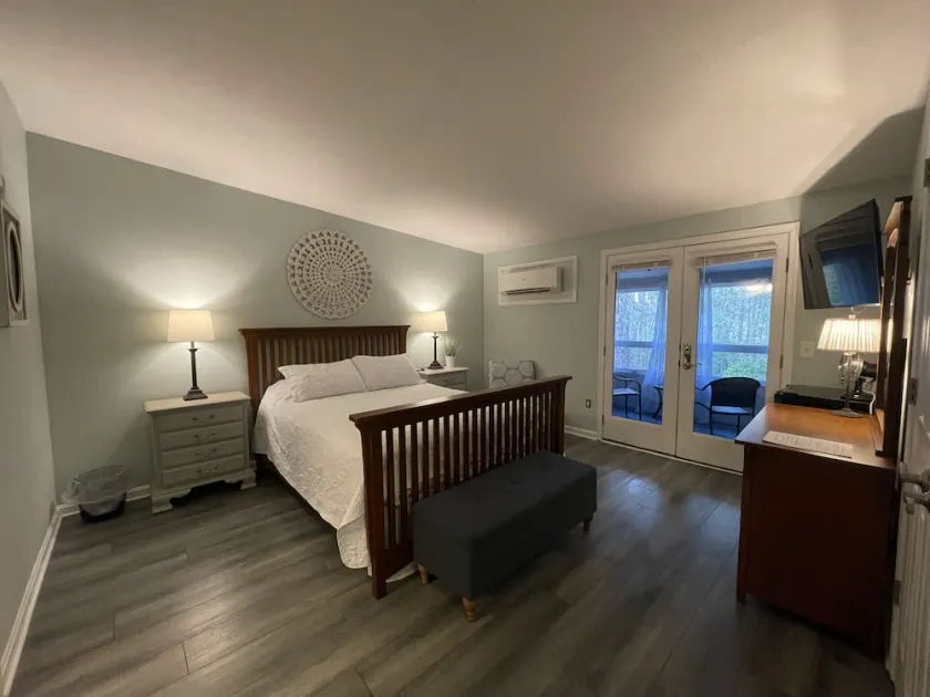 The Inn at Dirickson Creek - Room Three - Image 1