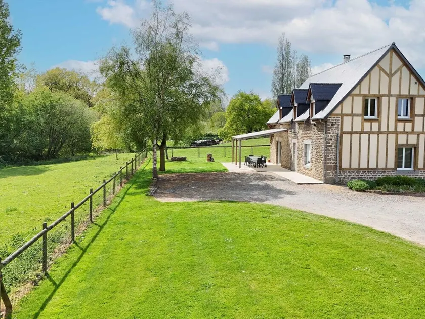 Restored Traditional House - Pets Allowed, WIFI, Enclosed Garden - Image 1
