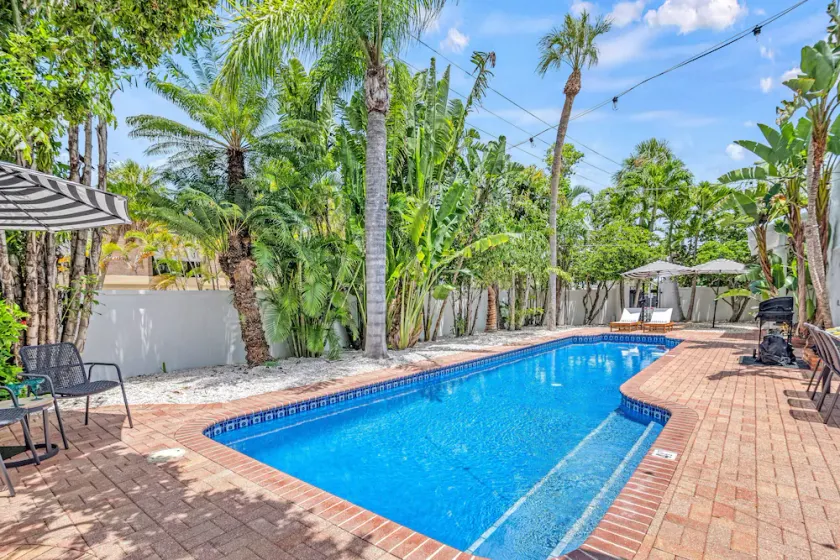 Kinderfreundliches charmantes Ferienhaus mit Garten, privatem Pool und Grill | Stadtblick | Neben dem Strand | Ideal für Homeoffice | Haustiere sind willkommen - Image 1