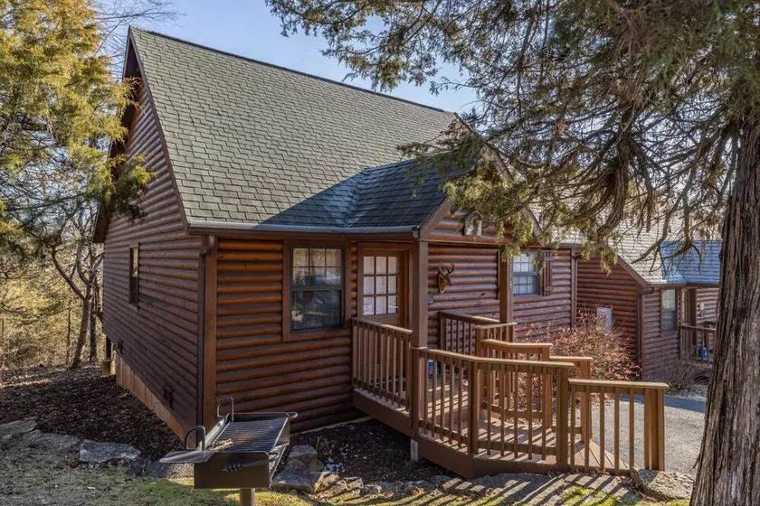 \"The Constitution\" Luxury Cabin at Branson Woods Resort  - Image 1