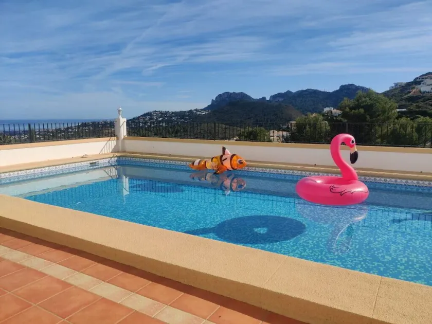 Villa Karagado with Wifi, 4 air conditioning units, 2 bedrooms and private pool with great views - Image 1