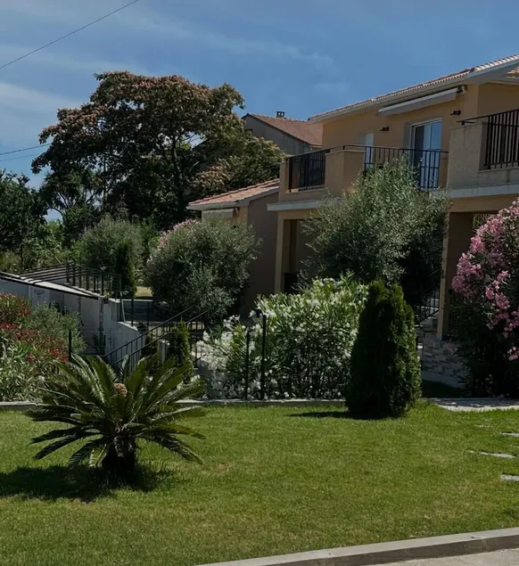 Superb T3 N°1 Garden level Apartment, swimming pool, terrace - Image 1