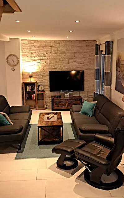 Gemütliches Ferienhaus mit Whirlpool, Sauna und Garten mit Deichblick - Image 1