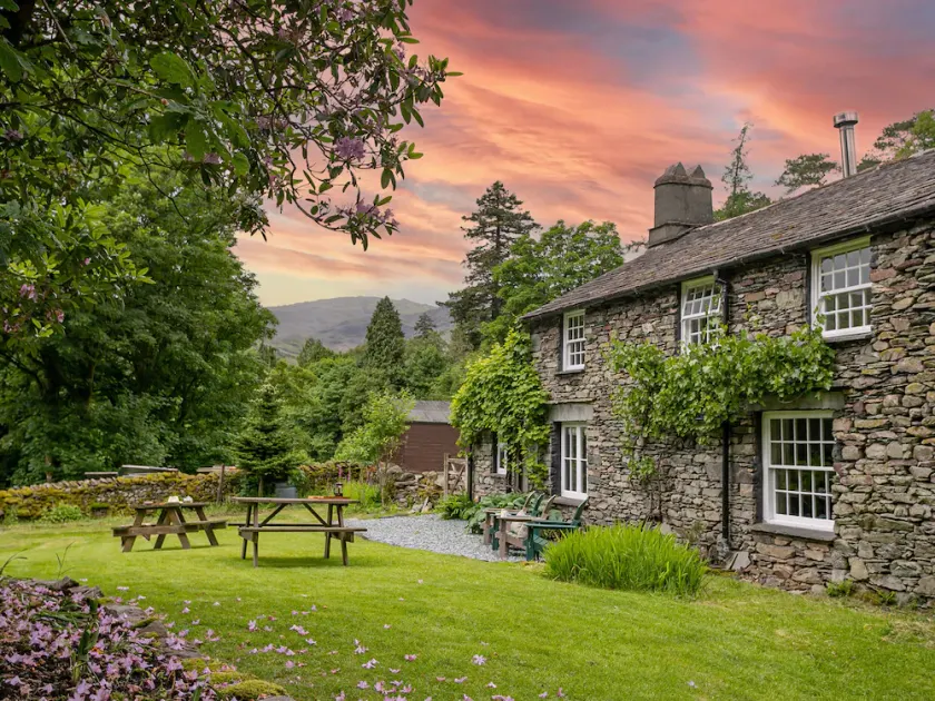 LITTLE HOW, pet friendly, character holiday cottage in Grasmere - Image 1