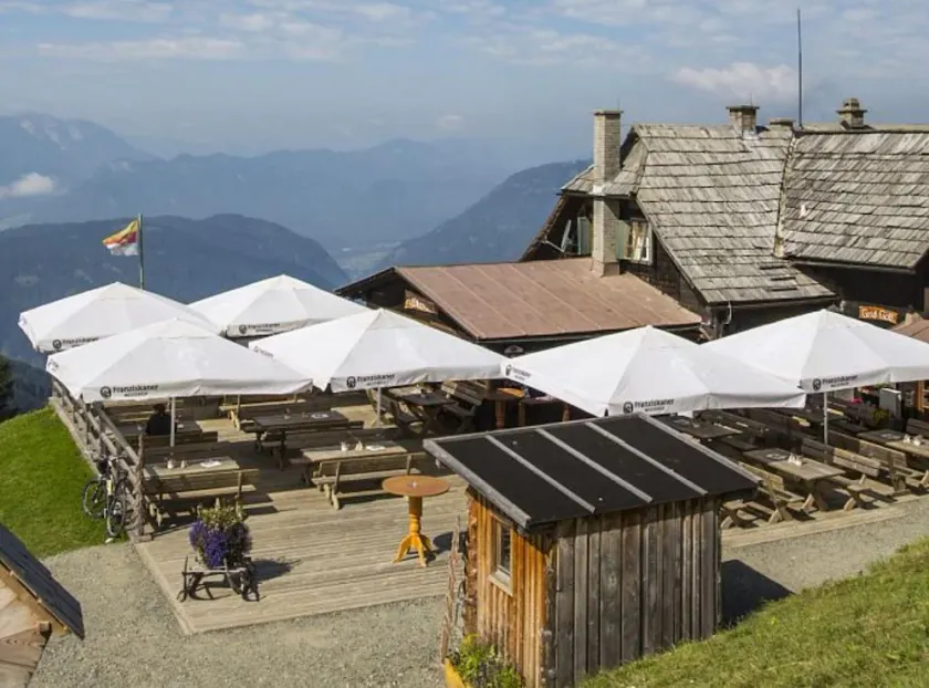 Holiday Home by Lake Ossiach & Ski Area - Image 1