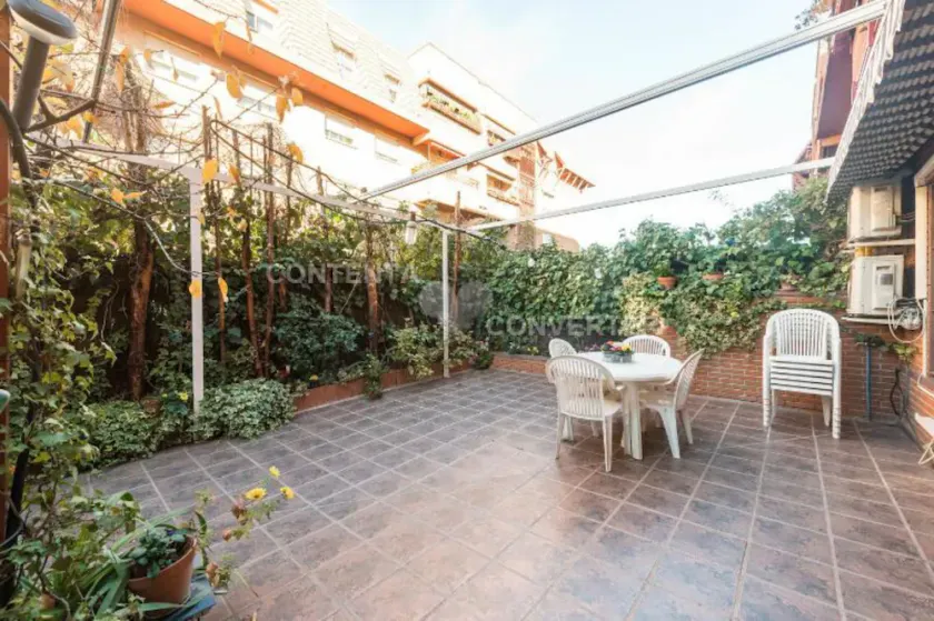 MAGNIFICENT HOUSE WITH GARDEN IN MADRID 10 PAX - WIFICasa with garden VT353 - Image 1