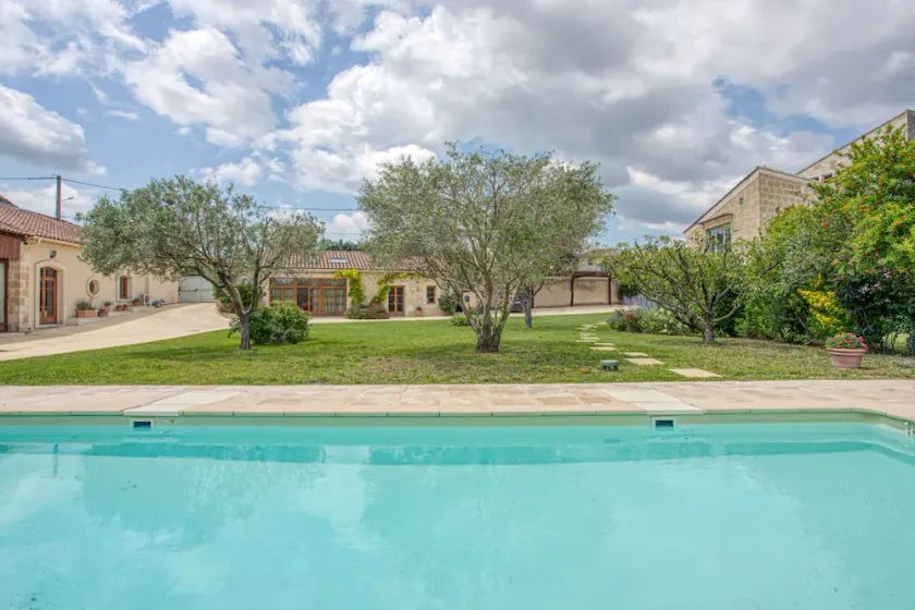 Historic wine property in Provence - Image 1