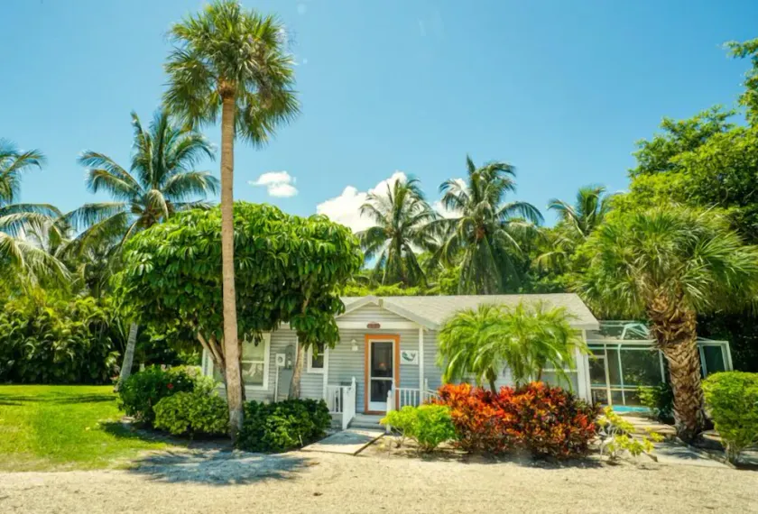 Baywatch Cottage - Image 1