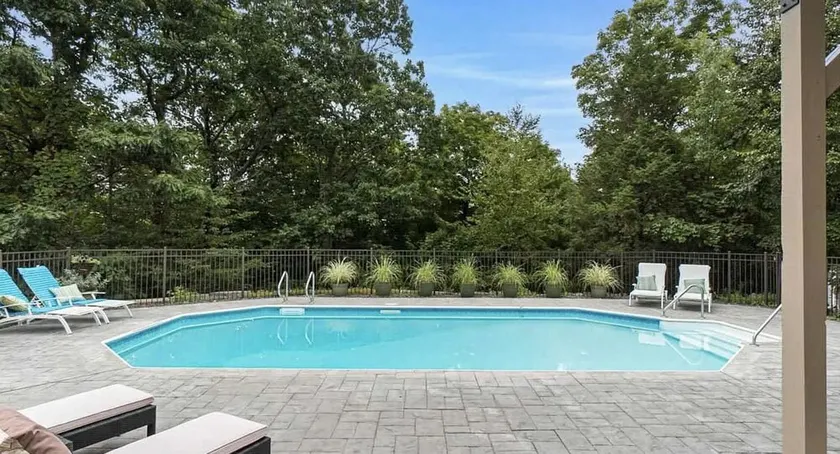 NEW! Gorgeous spacious family escape with Pool & Mountain views - Image 1