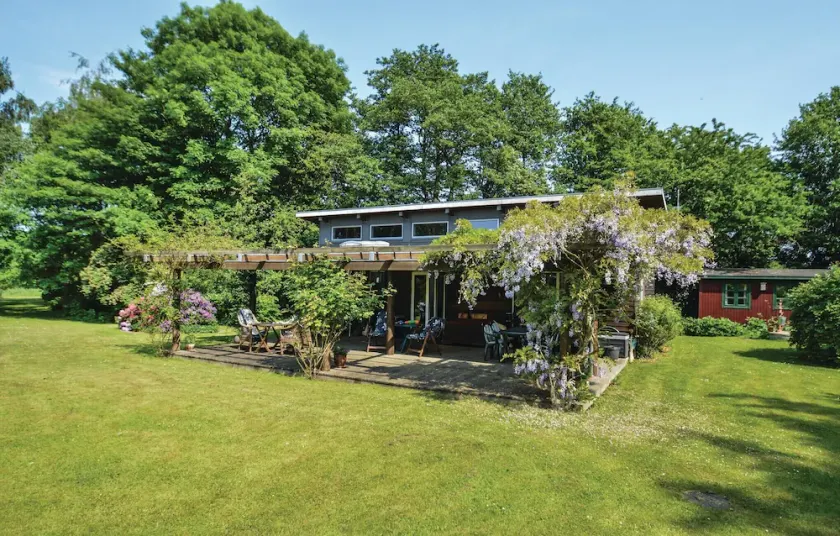 4 Bedroom Beach Front Home In Stege - Image 1