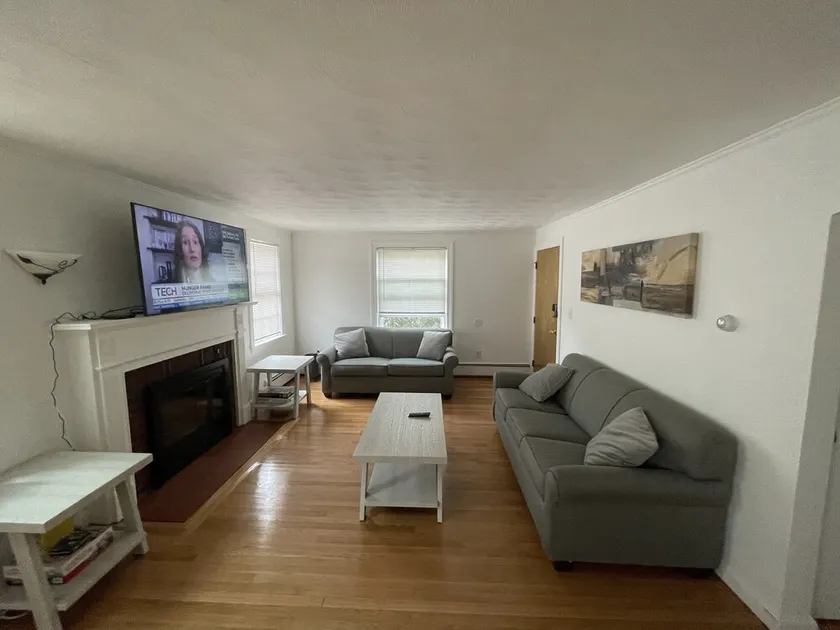 Boston’s Best! Free parking! 2 Bdrm apt with backyard, patio and parking - Image 1