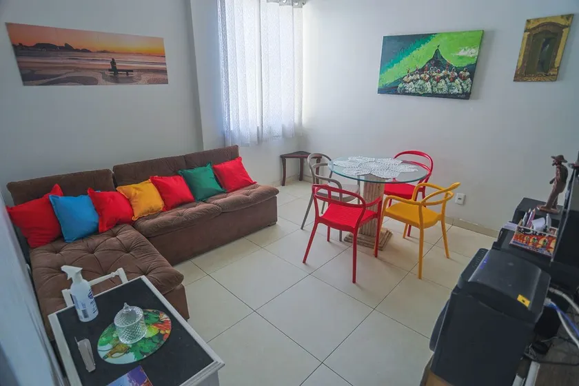 2-bedroom apartment, renovated, Laranjeiras/Largo do Machado, 100m from the metro. - Image 1