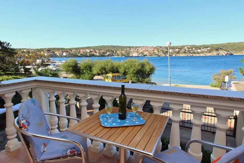 Ferienwohnung mit Balkon und Meerblick - Image 1
