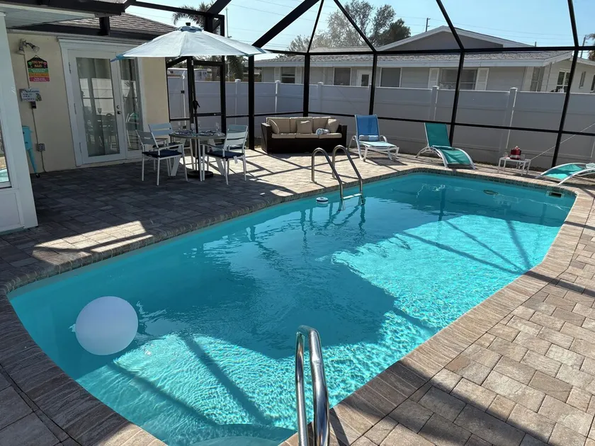 Villa ZaZa - Neu eingerichtete 2 Schlafzimmer, 2 Badezimmer Haus mit beheiztem Pool. - Image 1